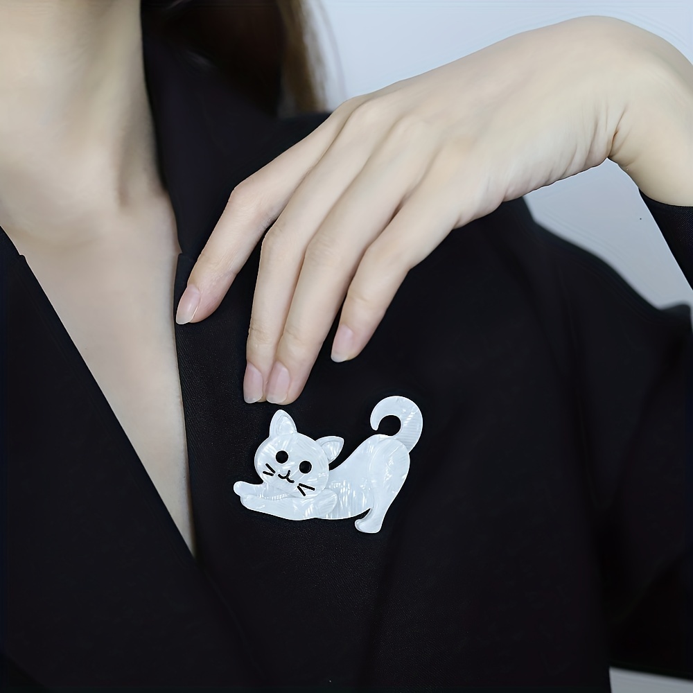 Handcrafted Acrylic Cat Animal Brooch, Holiday Gift